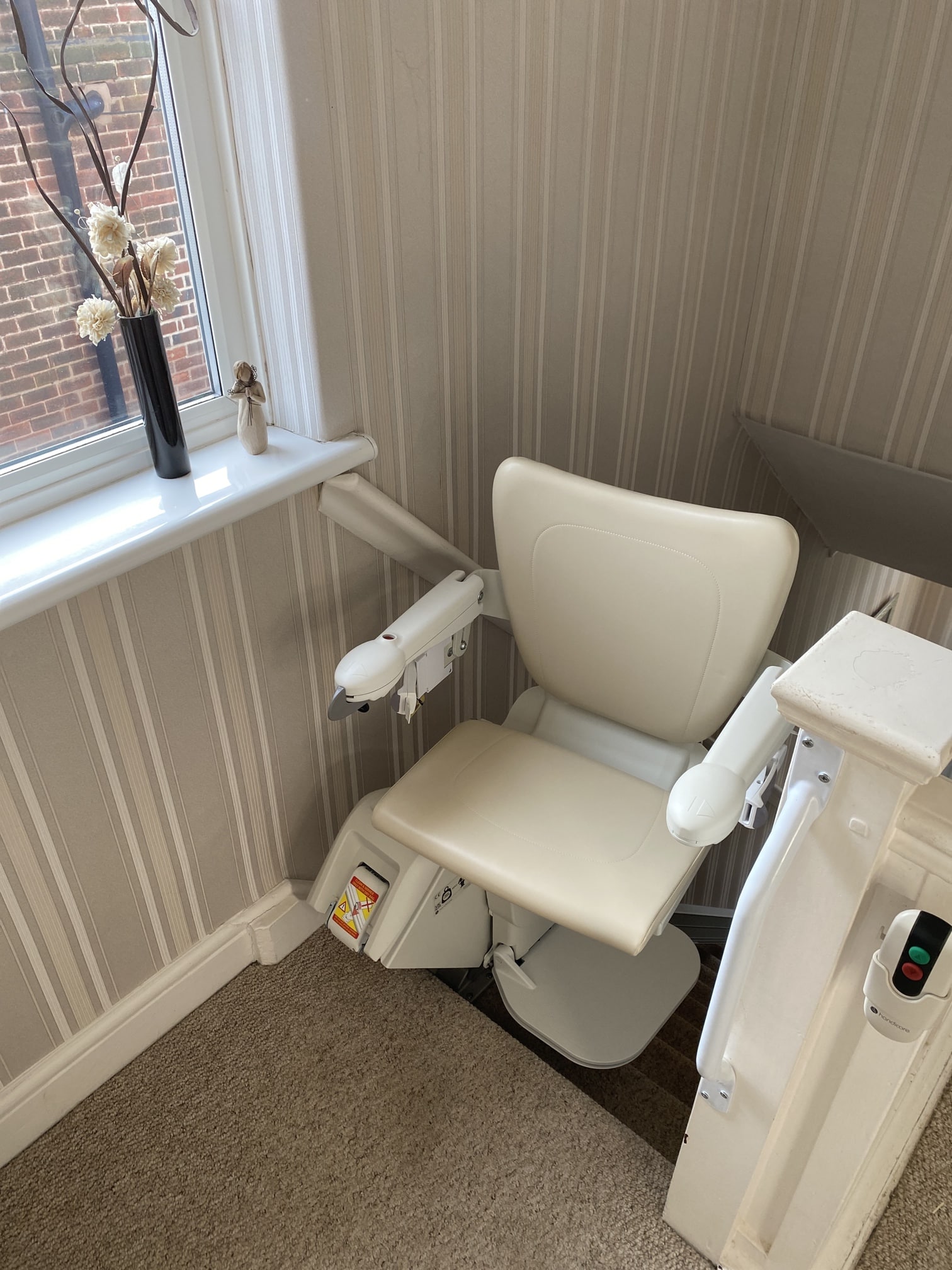 Image of a Handicare 1100 rental stairlit